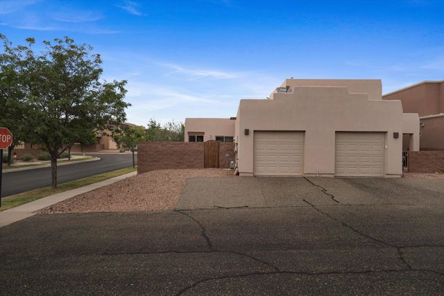 42 Victorio Peak, Santa Fe, NM 87508
