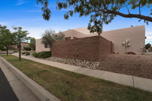 42 Victorio Peak, Santa Fe, NM 87508