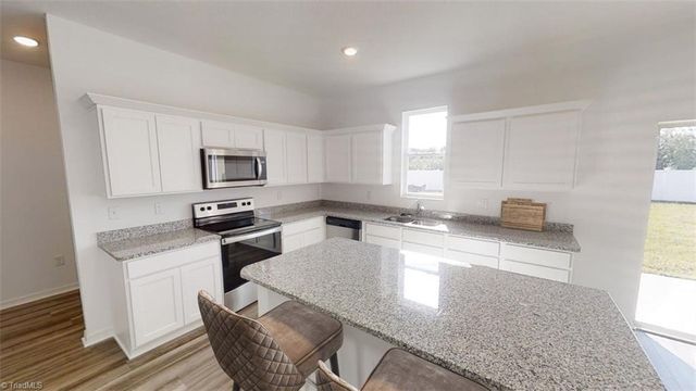 355 Shiloh Way, Mebane, NC 27302