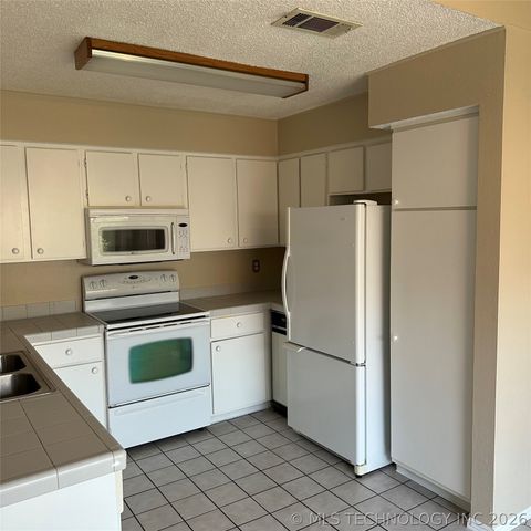 1120 S 110 Avenue E 12-2C, Tulsa, OK 74128