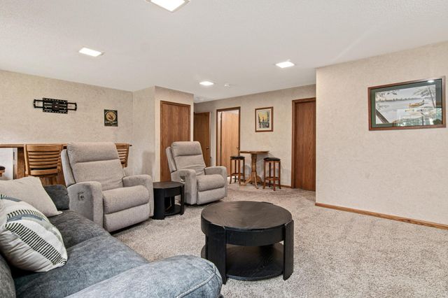 1347 Benson Boulevard E, Stillwater, MN 55082