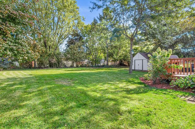 1347 Benson Boulevard E, Stillwater, MN 55082