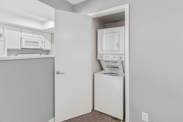 1077 W 1st Street Apt 203, Tempe, AZ 85281