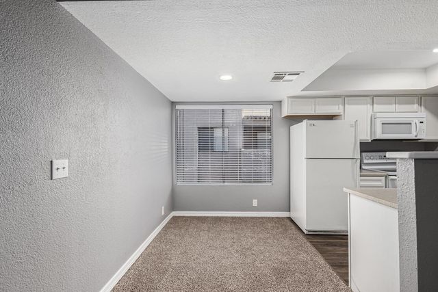 1077 W 1st Street Apt 203, Tempe, AZ 85281