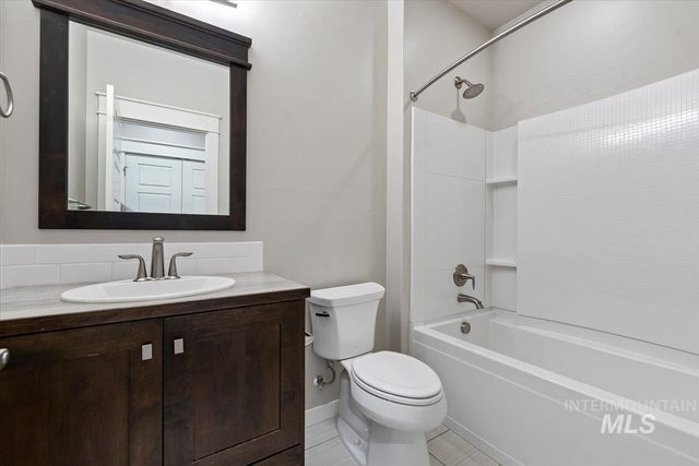 4704 W Barnview Drive, Boise, ID 83714