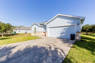 3111 County Road 81, Rosharon, TX 77583