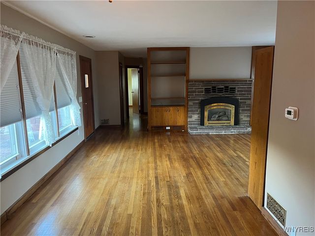 6293 East Lake Road, Newfane, NY 14028