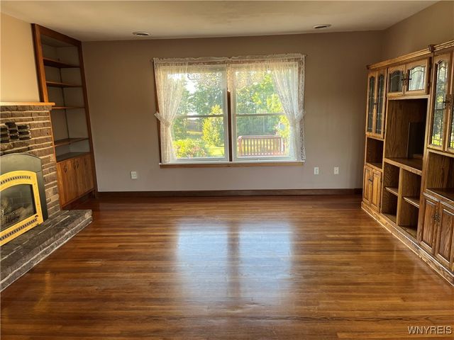 6293 East Lake Road, Newfane, NY 14028