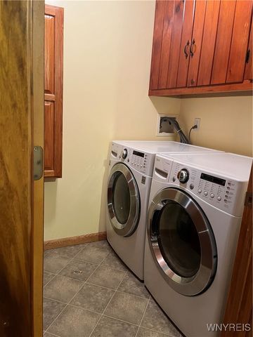 6293 East Lake Road, Newfane, NY 14028