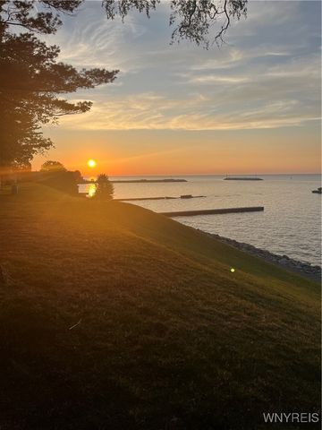 6293 East Lake Road, Newfane, NY 14028