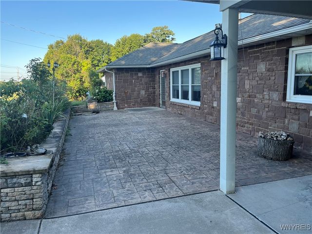 6293 East Lake Road, Newfane, NY 14028