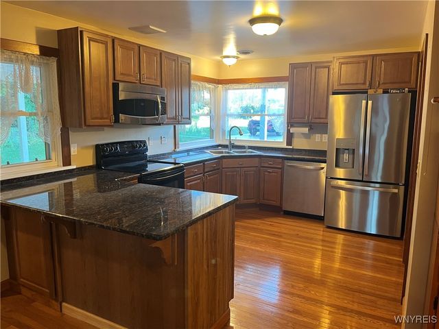 6293 East Lake Road, Newfane, NY 14028