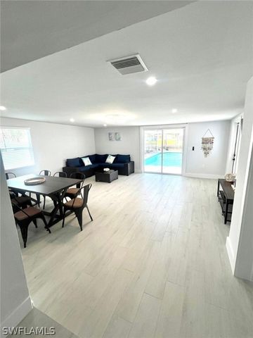 12511 Davis BLVD, Fort Myers, FL 33905