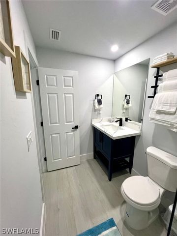 12511 Davis BLVD, Fort Myers, FL 33905