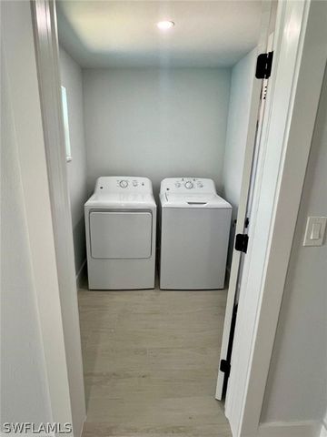 12511 Davis BLVD, Fort Myers, FL 33905