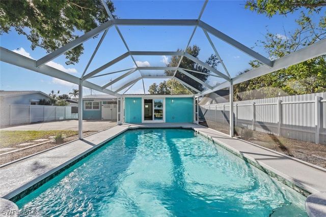 12511 Davis BLVD, Fort Myers, FL 33905