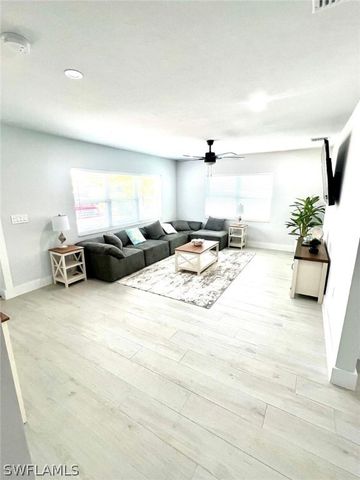 12511 Davis BLVD, Fort Myers, FL 33905