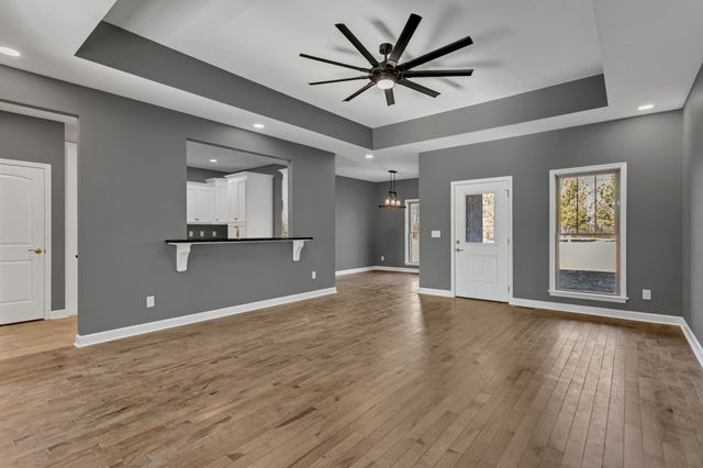 30 Shire Ct, Leoma, TN 38468