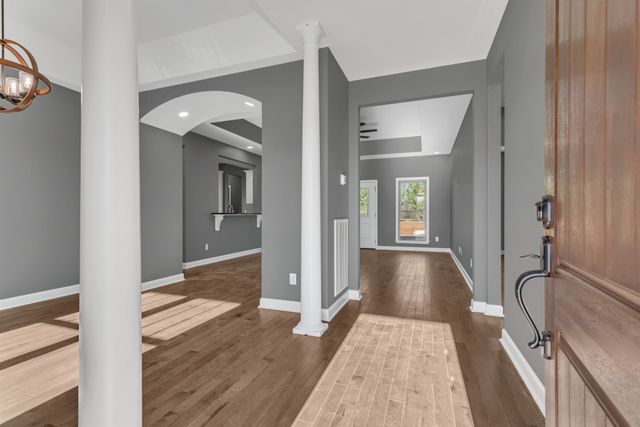 30 Shire Ct, Leoma, TN 38468