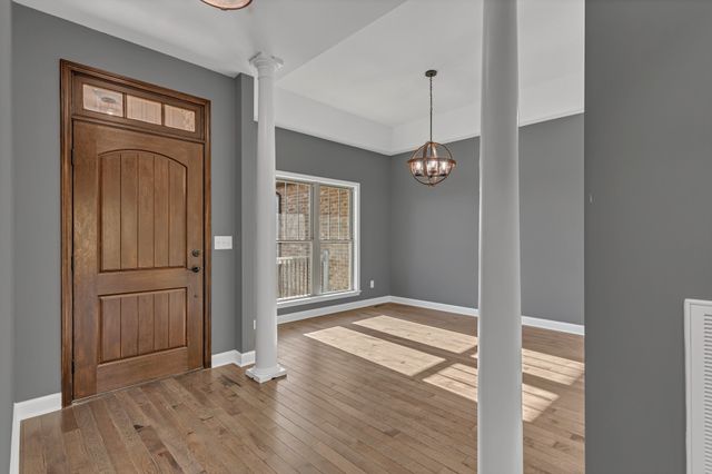 30 Shire Ct, Leoma, TN 38468