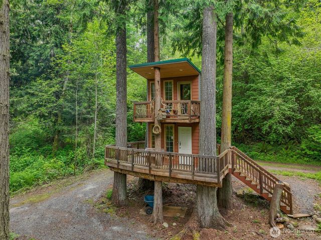 14121 Beaver Drive SE, Rainier, WA 98576