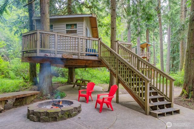 14121 Beaver Drive SE, Rainier, WA 98576