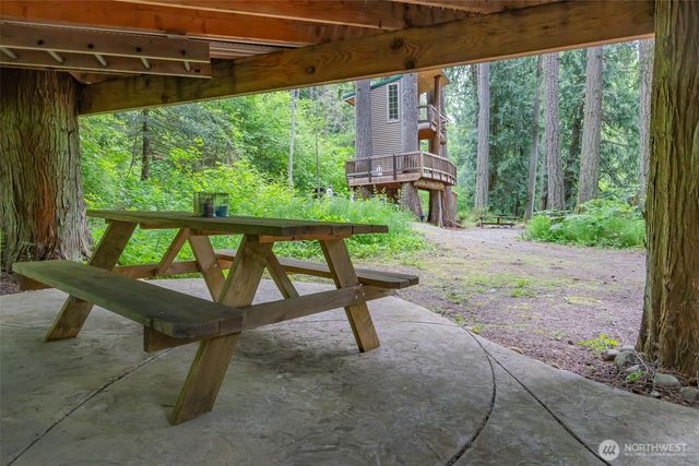 14121 Beaver Drive SE, Rainier, WA 98576