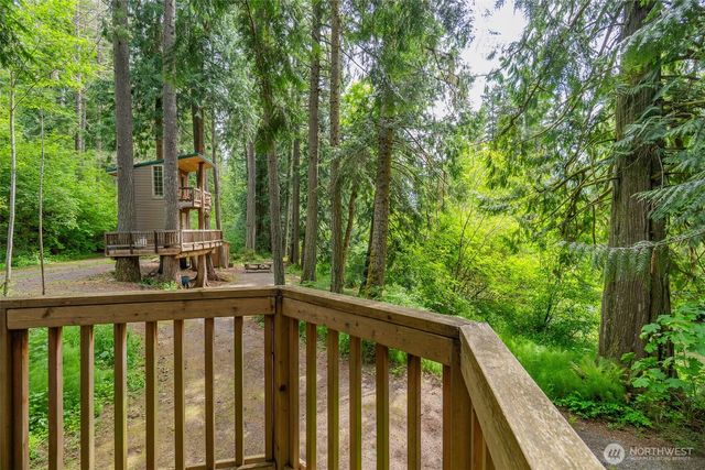 14121 Beaver Drive SE, Rainier, WA 98576