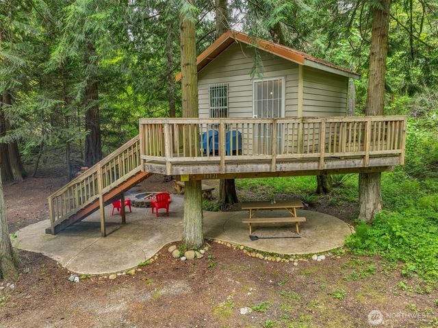 14121 Beaver Drive SE, Rainier, WA 98576