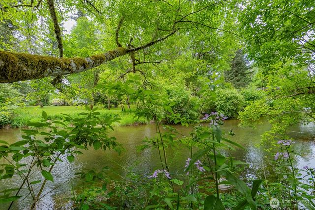 14121 Beaver Drive SE, Rainier, WA 98576