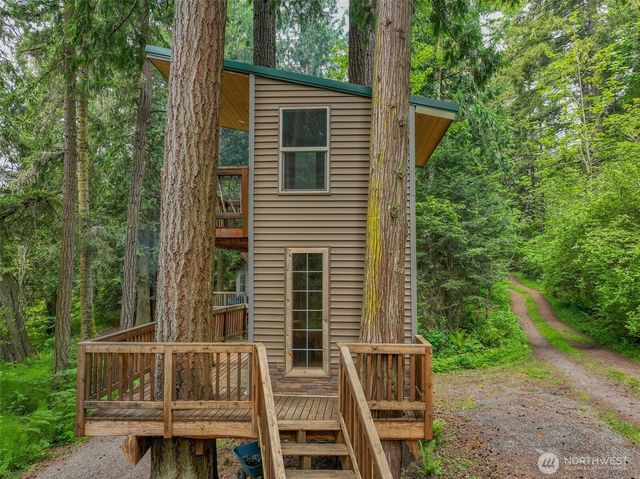 14121 Beaver Drive SE, Rainier, WA 98576