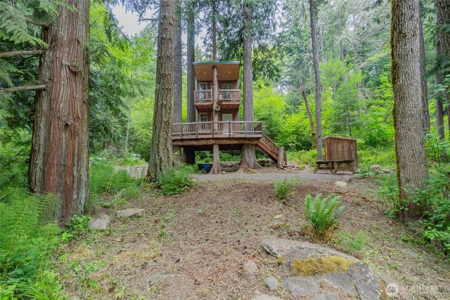 14121 Beaver Drive SE, Rainier, WA 98576