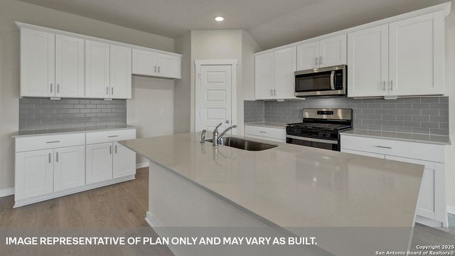 450 KOLBO CROSSING COVE, Lockhart, TX 78644