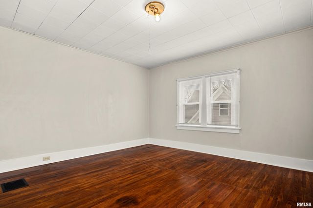 1249 N 5TH Street, Chillicothe, IL 61523