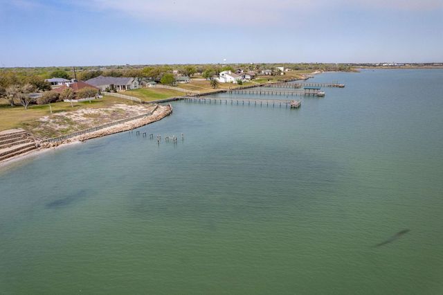 1640 S Virginia Street, Port Lavaca, TX 77979
