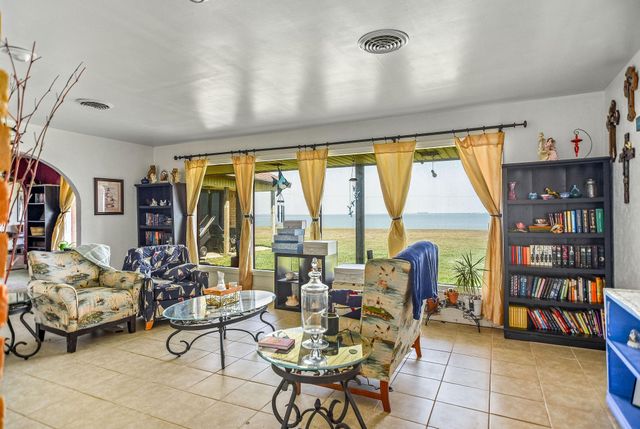 1640 S Virginia Street, Port Lavaca, TX 77979