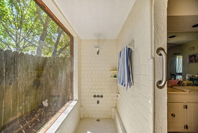 1640 S Virginia Street, Port Lavaca, TX 77979