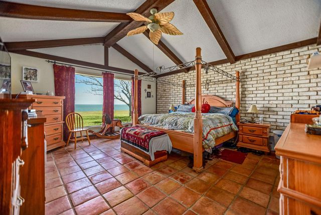 1640 S Virginia Street, Port Lavaca, TX 77979