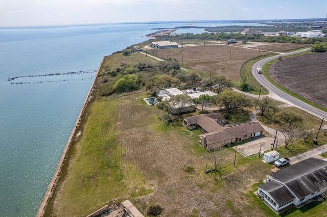 1640 S Virginia Street, Port Lavaca, TX 77979
