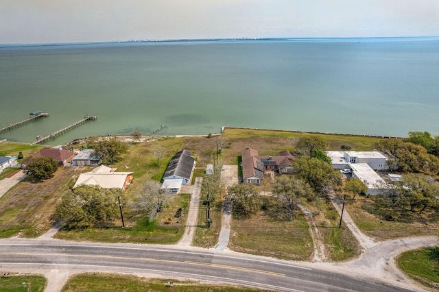 1640 S Virginia Street, Port Lavaca, TX 77979