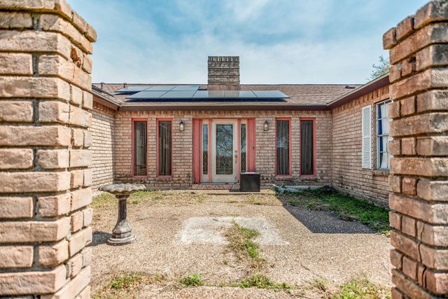 1640 S Virginia Street, Port Lavaca, TX 77979