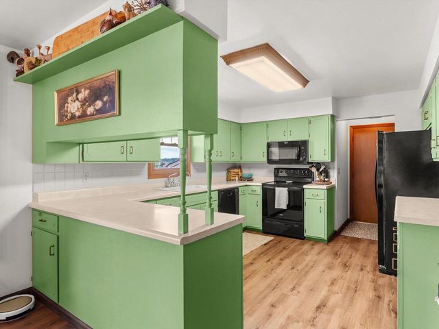 315 S Lincoln DRIVE, Howards Grove, WI 53083