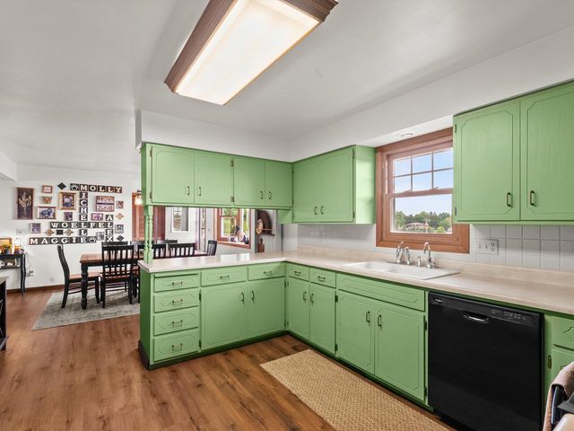 315 S Lincoln DRIVE, Howards Grove, WI 53083