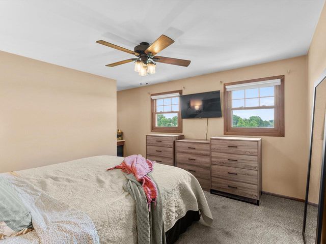 315 S Lincoln DRIVE, Howards Grove, WI 53083