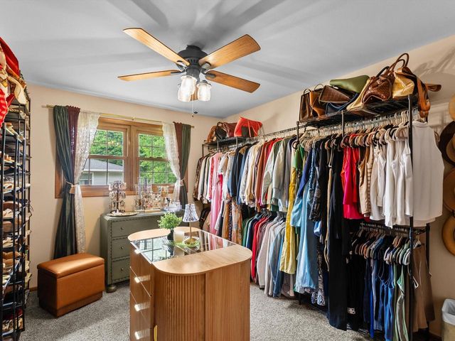 315 S Lincoln DRIVE, Howards Grove, WI 53083