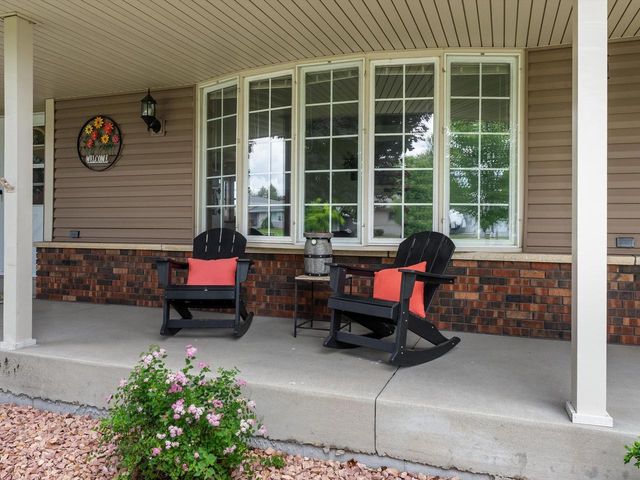 315 S Lincoln DRIVE, Howards Grove, WI 53083