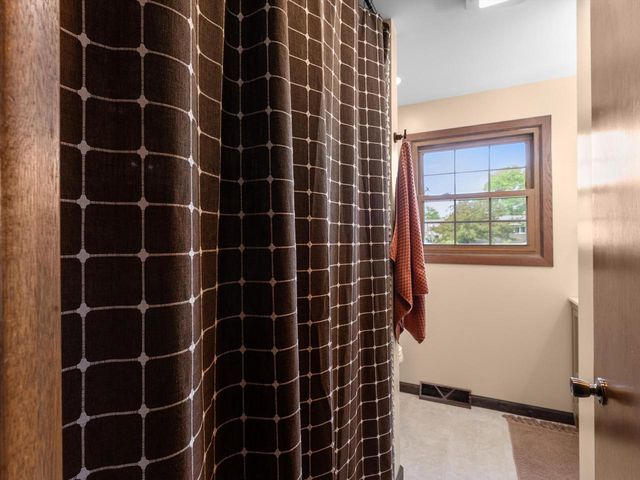 315 S Lincoln DRIVE, Howards Grove, WI 53083