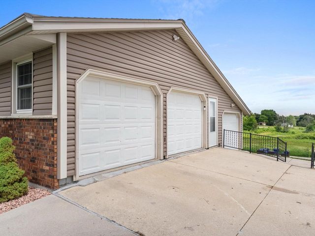 315 S Lincoln DRIVE, Howards Grove, WI 53083