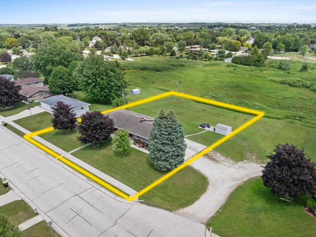 315 S Lincoln DRIVE, Howards Grove, WI 53083