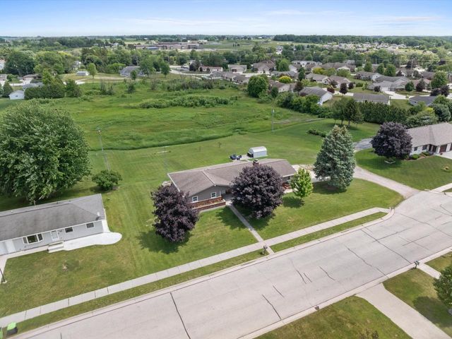 315 S Lincoln DRIVE, Howards Grove, WI 53083